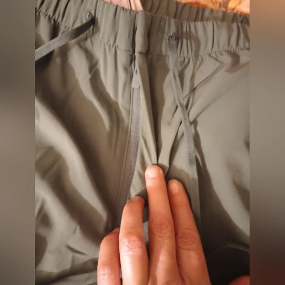 NWT Olive Green High Rise Cargo Pants for Women - Relaxed Fit - Picture 8 of 16